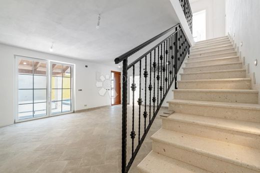Luxury House for sale in Crikvenica, 650 000 €, Photo 7