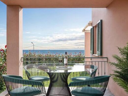 Luxury Apartment for sale in Borgio, 430 000 €, Photo 1