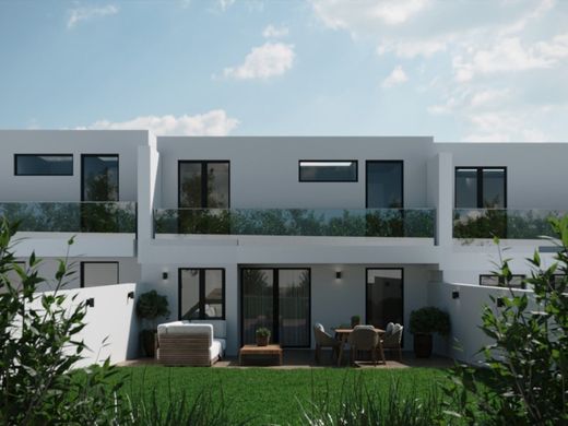 Luxury House for sale in Valongo, 560 000 €, Photo 2