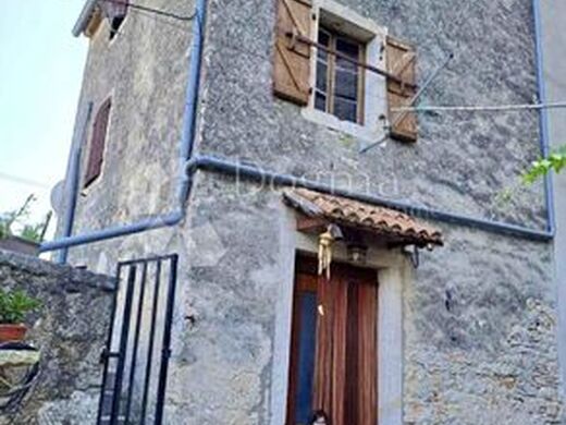 Maison de luxe à vendre à Bale, 415 000 €, Photo 2