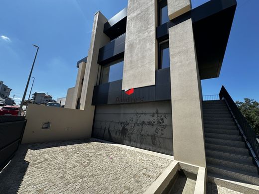 Luxury House for sale in Gondomar, 537 500 €, Photo 2