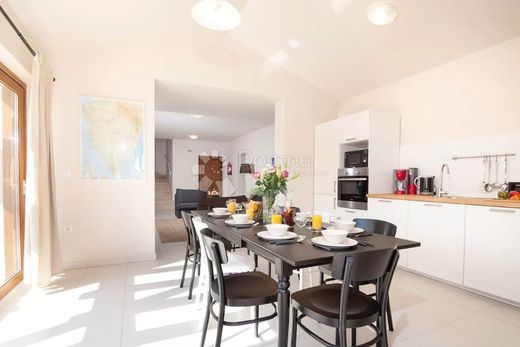 Maison de luxe à vendre à Barban, 549 000 €, Photo 4