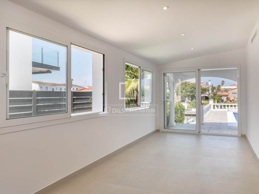 Maison de luxe à vendre à Empuriabrava, 975 000 €, Photo 6