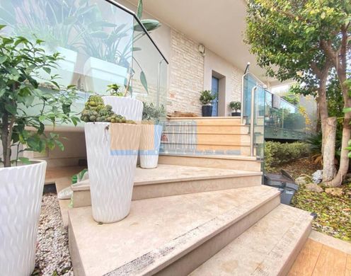 Maison de luxe à vendre à Modugno, 850 000 €, Photo 1