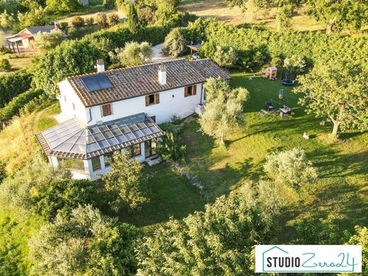 Maison de luxe à vendre à Amelia, 650 000 €, Photo 2