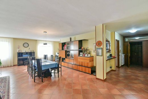 Maison de luxe à vendre à Olgiate Comasco, 880 000 €, Photo 6