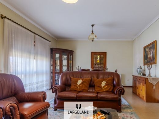 Luxury House for sale in Santa Maria Da Feira, 490 000 €, Photo 6