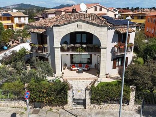 Luxury House for sale in Pula, 750 000 €, Photo 1