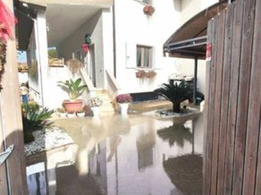 Maison de luxe à vendre à Ladispoli, 495 000 €, Photo 3
