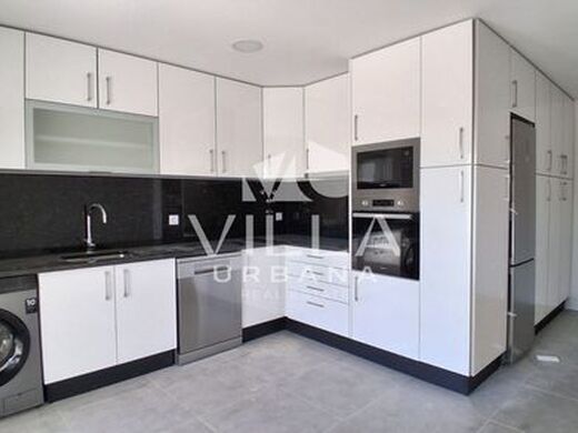 Luxury Apartment for sale in Seixal, 625 000 €, Photo 5