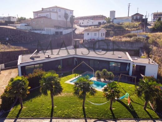 Maison de luxe à vendre à Amarante, 699 000 €, Photo 2