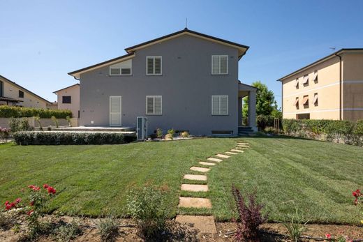 Luxury House for sale in San Giuliano Terme, 780 000 €, Photo 2