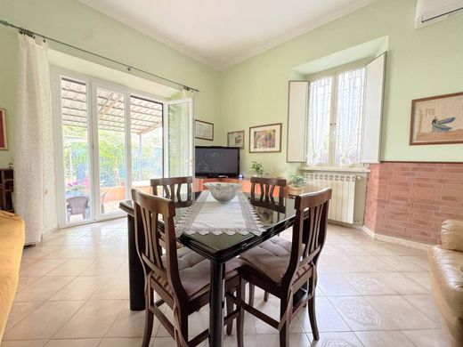 Maison de luxe à vendre à Rome, 1 390 000 €, Photo 7