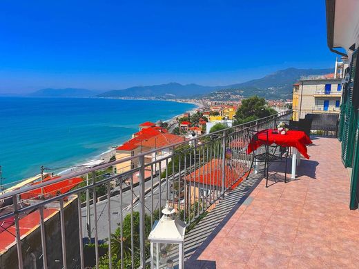 Luxury Apartment for sale in Borgio, 770 000 €, Photo 1
