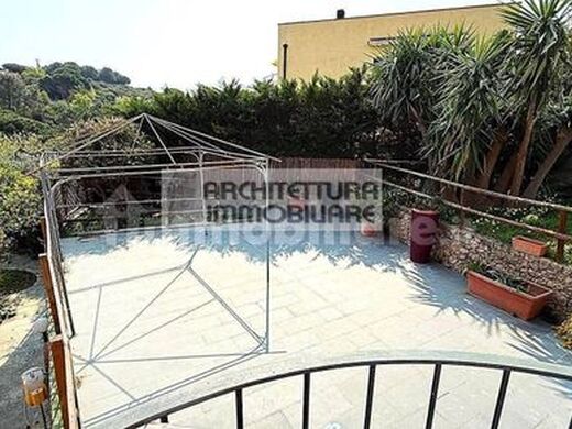 Maison de luxe à vendre à Spotorno, 770 000 €, Photo 2