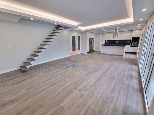 Luxury Apartment for sale in Odivelas, 630 000 €, Photo 1