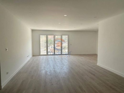 Luxury Apartment for sale in Odivelas, 616 000 €, Photo 1