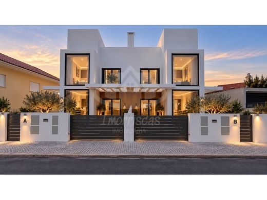 Luxury House for sale in Loures, 740 000 €, Photo 1