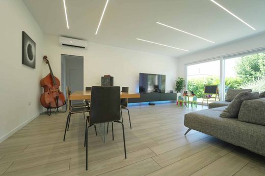 Luxury House for sale in Cesena, 499 000 €, Photo 1