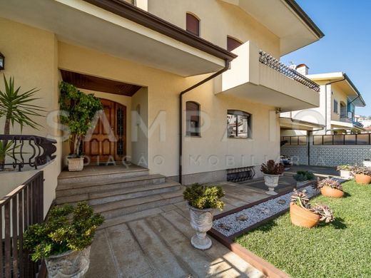 Maison de luxe à vendre à Gondomar, 699 000 €, Photo 2
