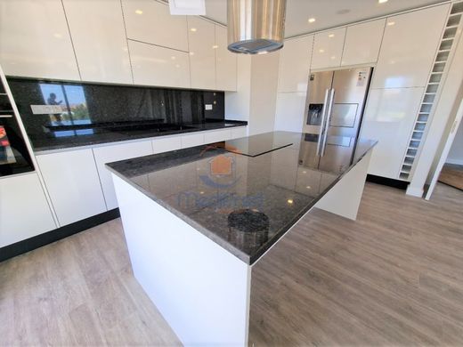 Luxury Apartment for sale in Odivelas, 475 000 €, Photo 2