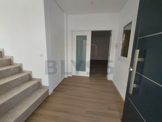 Maison de luxe à vendre à Amadora, 698 000 €, Photo 2