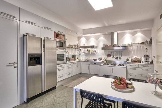 Luxury Apartment for sale in Forlì, 990 000 €, Photo 4