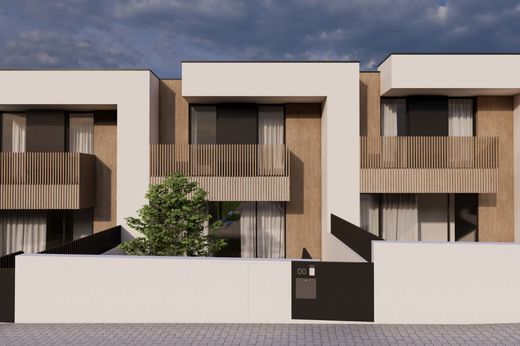 Maison de luxe à vendre à Arcos de Valdevez, 475 000 €, Photo 1