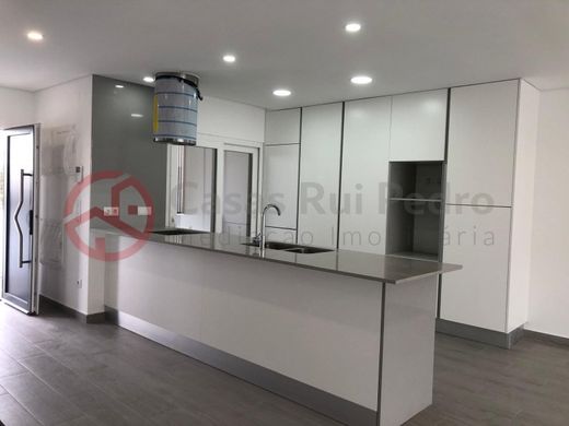 Maison de luxe à vendre à Seixal, 555 000 €, Photo 2