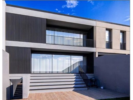 Luxury House for sale in Maia, 650 000 €, Photo 2