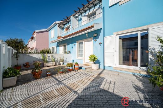 Maison de luxe à vendre à Moita, 449 000 €, Photo 2