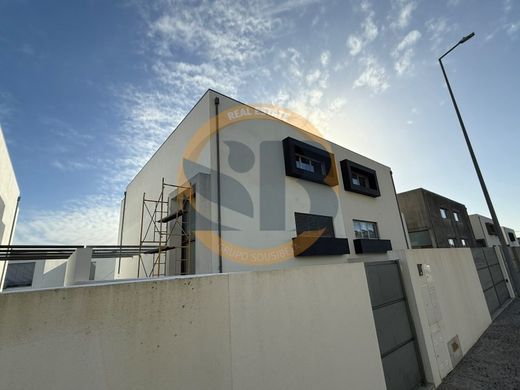 Maison de luxe à vendre à Santa Maria Da Feira, 550 000 €, Photo 2