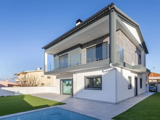 Maison de luxe à vendre à Almada, 745 000 €, Photo 3