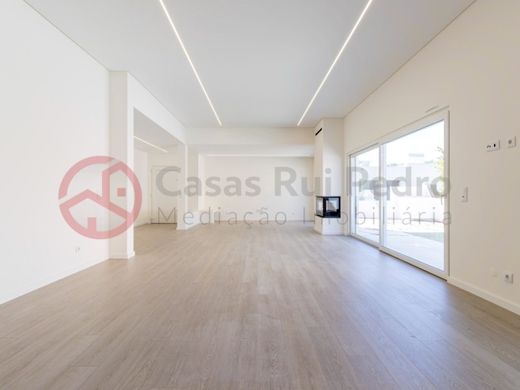 Luxury House for sale in Seixal, 435 000 €, Photo 4