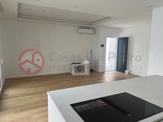 Luxury House for sale in Seixal, 550 000 €, Photo 5