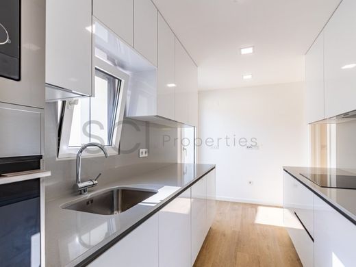 Luxury House for sale in Almada, 750 000 €, Photo 6