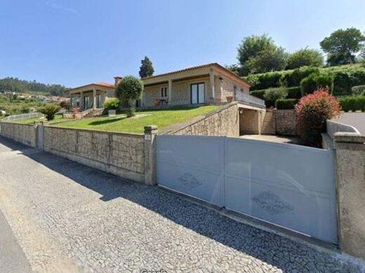 Luxury House for sale in Fafe, 415 000 €, Photo 1