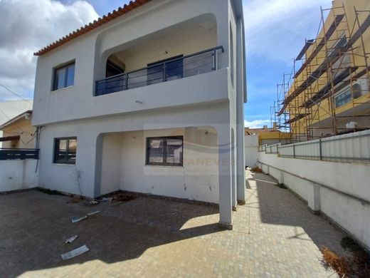 Luxury House for sale in Seixal, 445 000 €, Photo 2