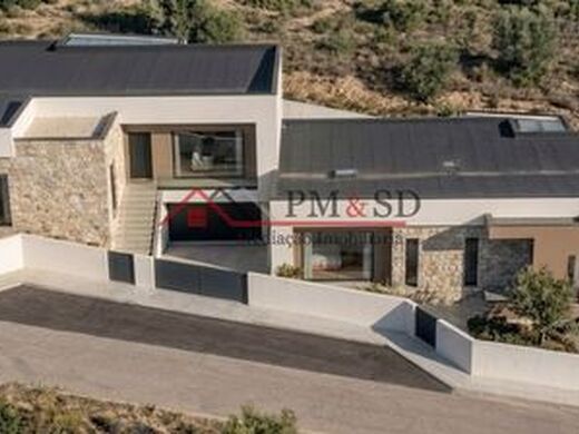 Maison de luxe à vendre à Leiria, 485 000 €, Photo 3