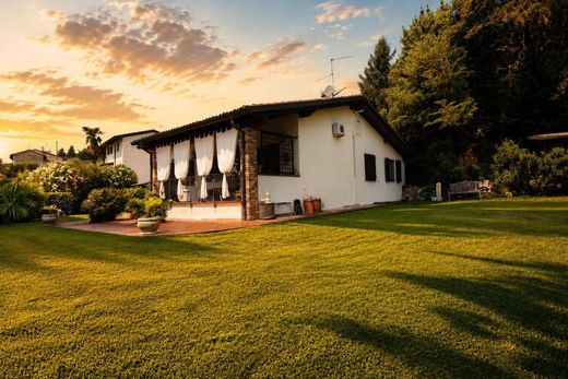 Maison de luxe à vendre à Caprino Veronese, 850 000 €, Photo 1