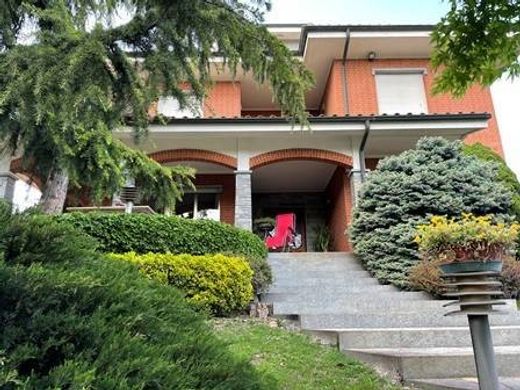 Maison de luxe à vendre à Carmagnola, 680 000 €, Photo 2