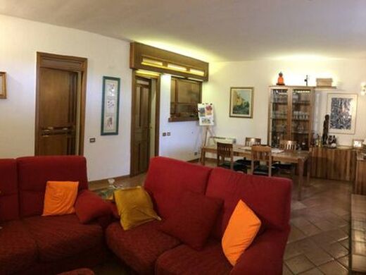 Maison de luxe à vendre à Amelia, 425 000 €, Photo 3