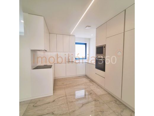 Maison de luxe à vendre à Matosinhos, 535 000 €, Photo 5