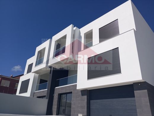 Luxury House for sale in Seixal, 765 000 €, Photo 2