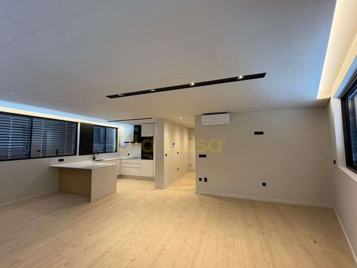 Luxury Apartment for sale in Gondomar, 410 000 €, Photo 2