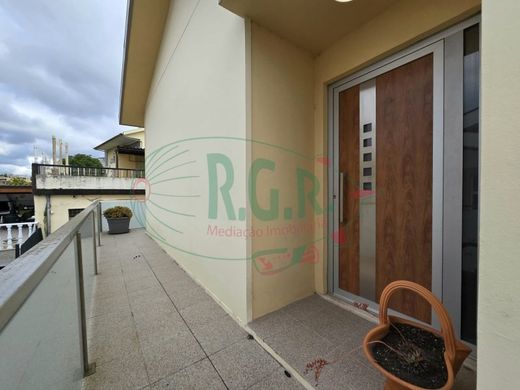 Luxury House for sale in Gondomar, 440 000 €, Photo 2