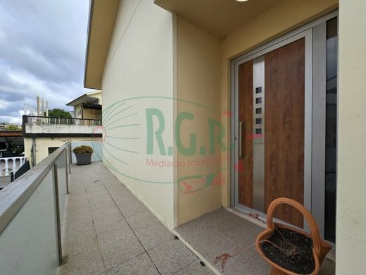 Luxury House for sale in Gondomar, 440 000 €, Photo 2