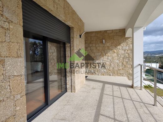 Luxury House for sale in Santa Maria Da Feira, 420 000 €, Photo 2