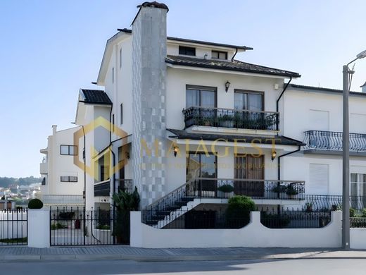 Maison de luxe à vendre à Gondomar, 475 000 €, Photo 2