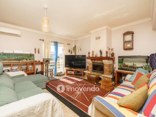Luxury House for sale in Seixal, 495 000 €, Photo 1